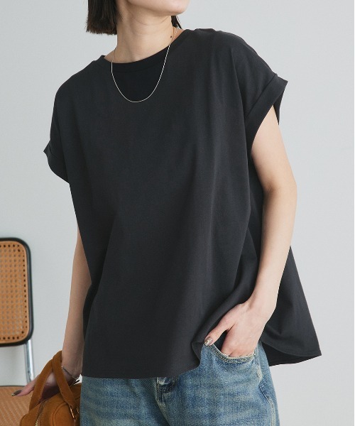 ad thie(アドティエ)の「バックギャザー フレンチスリーブ Tシャツ(Tシャツ/カットソー・レディース・チャコール/ネイビー/オフホワイト/ナチュラル/ブラック・FREE)」の3枚目の写真