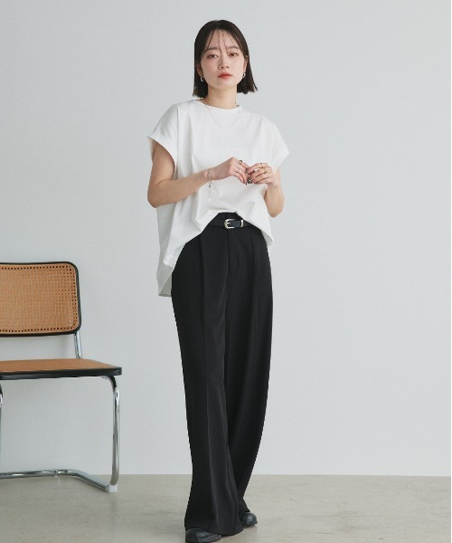ad thie(アドティエ)の「バックギャザー フレンチスリーブ Tシャツ(Tシャツ/カットソー・レディース・チャコール/ネイビー/オフホワイト/ナチュラル/ブラック・FREE)」の9枚目の写真