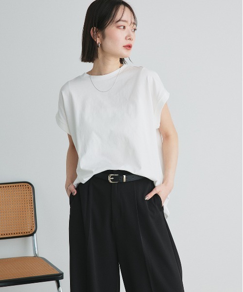 ad thie(アドティエ)の「バックギャザー フレンチスリーブ Tシャツ(Tシャツ/カットソー・レディース・チャコール/ネイビー/オフホワイト/ナチュラル/ブラック・FREE)」の11枚目の写真