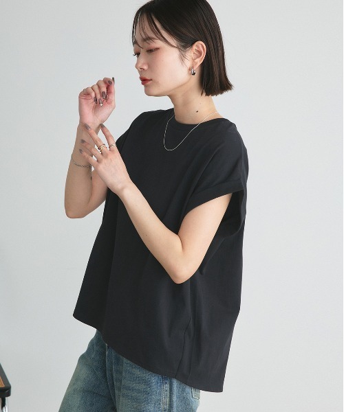 ad thie(アドティエ)の「バックギャザー フレンチスリーブ Tシャツ(Tシャツ/カットソー・レディース・チャコール/ネイビー/オフホワイト/ナチュラル/ブラック・FREE)」の21枚目の写真