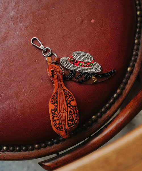 BEARDSLEY（ビアズリー）の「アトリエチャーム（その他小物・レディース・イエロー/ブラウン/ブルー・FREE）」の2枚目の写真