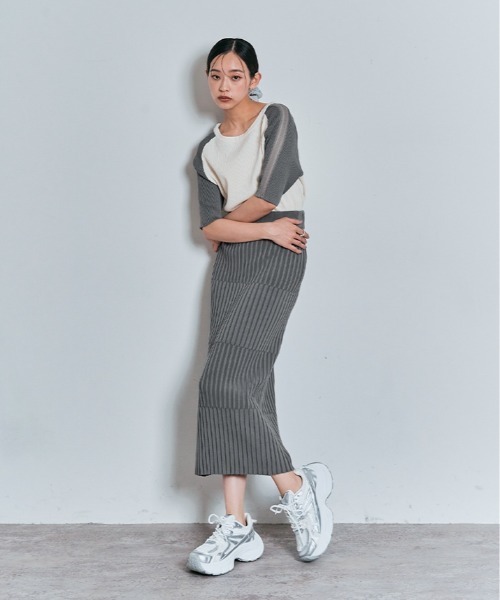 W:Huku(フーク)の「【ひんやり接触冷感】切り替えリブ サマーニット スカート(スカート・レディース・ネイビー/ブラック/ダークブラウン/グレー・FREE)」の19枚目の写真