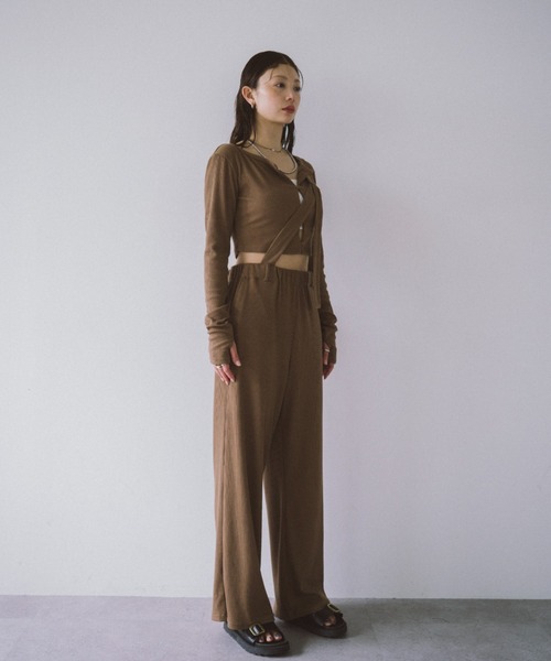 HANNE(アン)の「ショルダーベルトリブパンツ(その他パンツ・レディース・ベージュ/ブラック・SMALL/MEDIUM)」の8枚目の写真