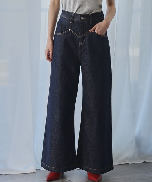 Ampirula(アンピルーラ)の「ウエスト切替えデザインワイドデニムパンツ(デニムパンツ・レディース・ブルー/ネイビー・S/M)」の2枚目の写真
