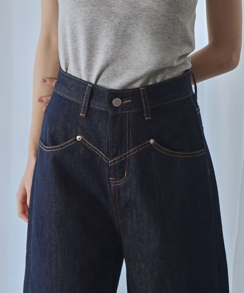 Ampirula(アンピルーラ)の「ウエスト切替えデザインワイドデニムパンツ(デニムパンツ・レディース・ブルー/ネイビー・S/M)」の5枚目の写真