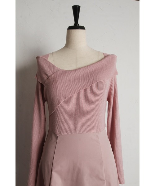 tocco closet(トッコ クローゼット)の「袖口パール付きアシメリブニットドッキングワンピース(ワンピース・レディース・ピンク/アイボリー/ブラック・M)」の4枚目の写真