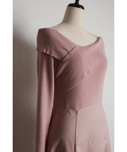 tocco closet(トッコ クローゼット)の「袖口パール付きアシメリブニットドッキングワンピース(ワンピース・レディース・ピンク/アイボリー/ブラック・M)」の5枚目の写真