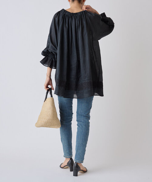 新品未使用　BEARDSLEY ビアズリー　ラミー刺繍チュニック ビアズリー BEARDSLEY ラミー刺繍チュニック （black
