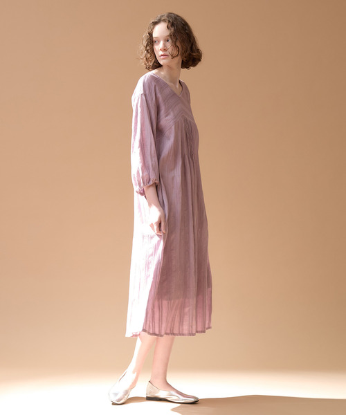 LOGEMENT DE CLAIRE（ロジュモンドクレール）の「【LOURMARIN】Vネックタックワンピース（ワンピース・レディース・ライトベージュ/ラベンダー/ライトグレー・FREE）」の10枚目の写真
