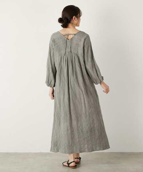 LOGEMENT DE CLAIRE（ロジュモンドクレール）の「【LOURMARIN】Vネックタックワンピース（ワンピース・レディース・ライトベージュ/ラベンダー/ライトグレー・FREE）」の21枚目の写真