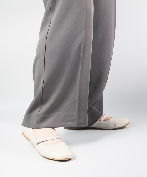 BONTRE（ボントレ）の「コンビストラップパンプス/BONTRE 40051-US（パンプス・レディース・ブラック/ホワイト・36/37/38/39/35）」の5枚目の写真