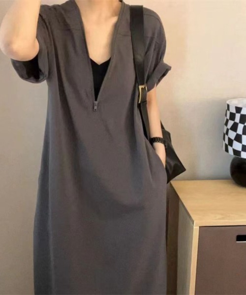 deux amour（ドゥーザムール）の「ハーフジップロングワンピース（ワンピース・レディース・カーキ/グレー/ブラック・FREE）」の2枚目の写真