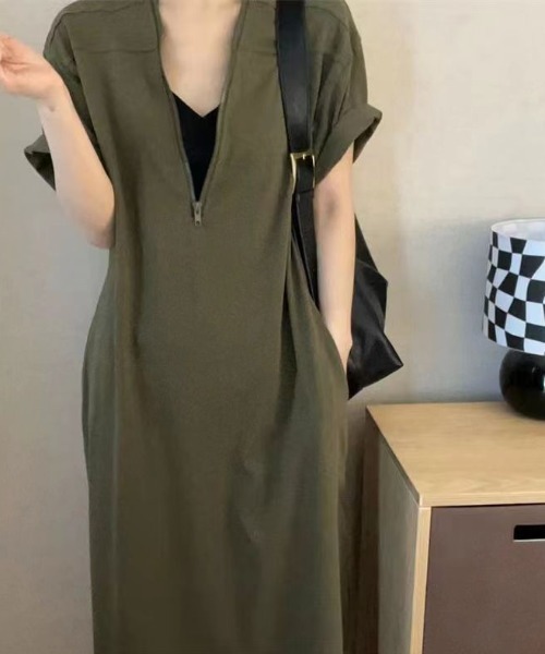 deux amour（ドゥーザムール）の「ハーフジップロングワンピース（ワンピース・レディース・カーキ/グレー/ブラック・FREE）」の3枚目の写真