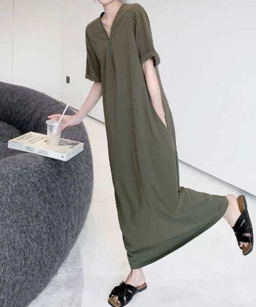 deux amour（ドゥーザムール）の「ハーフジップロングワンピース（ワンピース・レディース・カーキ/グレー/ブラック・FREE）」の11枚目の写真