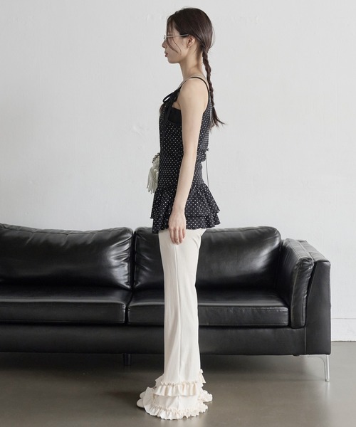 UNE MANSION(ユヌマンション)の「【レイヤード用パンツ】ユニークティアードバレエコアフリルリブハイウエストブーツカットロングパンツ(その他パンツ・レディース・ブラック/クリーム・FREE)」の9枚目の写真