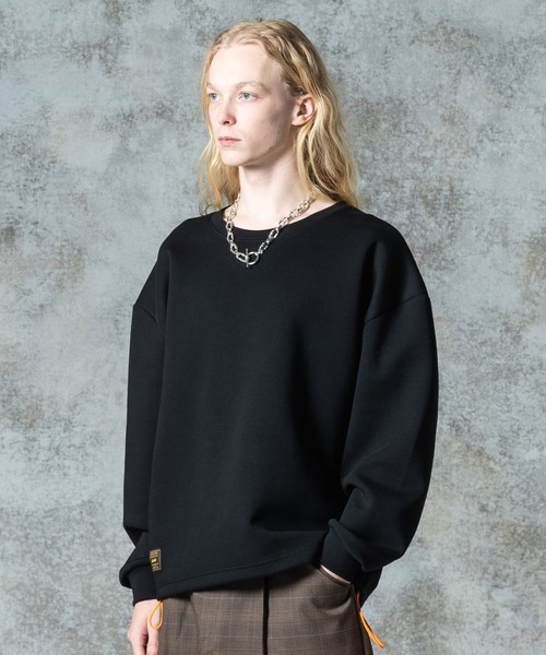 glamb（グラム）の「Smooth Sweat Pullover / スムーススウェットプルオーバー（Tシャツ/カットソー・メンズ・レッド/グレー/ブラック・S/M/L）」の2枚目の写真