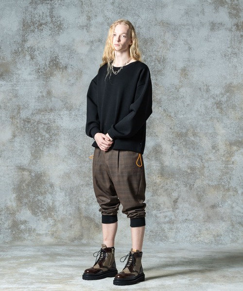 glamb（グラム）の「Smooth Sweat Pullover / スムーススウェットプルオーバー（Tシャツ/カットソー・メンズ・レッド/グレー/ブラック・S/M/L）」の9枚目の写真