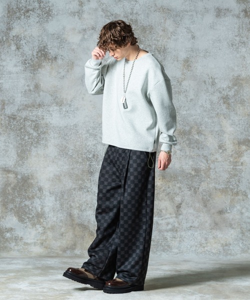 glamb（グラム）の「Smooth Sweat Pullover / スムーススウェットプルオーバー（Tシャツ/カットソー・メンズ・レッド/グレー/ブラック・S/M/L）」の11枚目の写真
