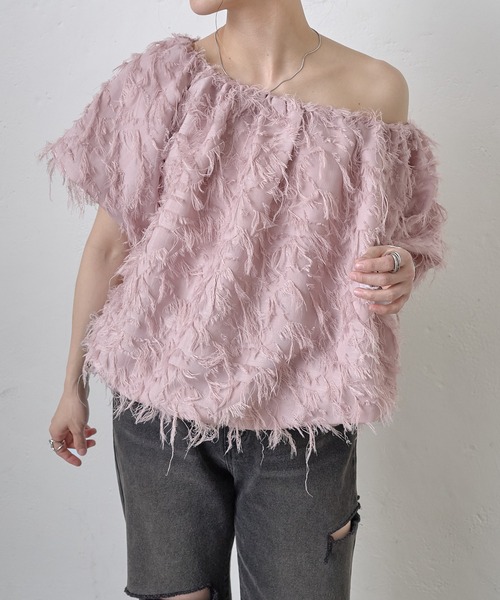 COLONY 2139(コロニートゥーワンスリーナイン)の「フリンジジャガード5分袖オフショルトップス(その他トップス・レディース・ホワイト/ブラック/ピンク・FREE)」の20枚目の写真