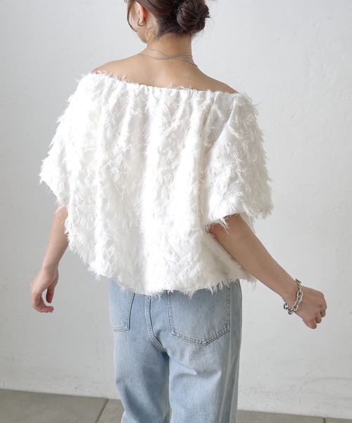 COLONY 2139(コロニートゥーワンスリーナイン)の「フリンジジャガード5分袖オフショルトップス(その他トップス・レディース・ホワイト/ブラック/ピンク・FREE)」の6枚目の写真