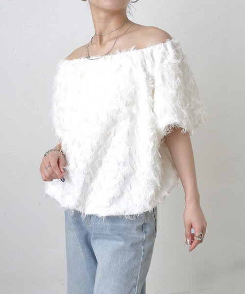 COLONY 2139(コロニートゥーワンスリーナイン)の「フリンジジャガード5分袖オフショルトップス(その他トップス・レディース・ホワイト/ブラック/ピンク・FREE)」の7枚目の写真