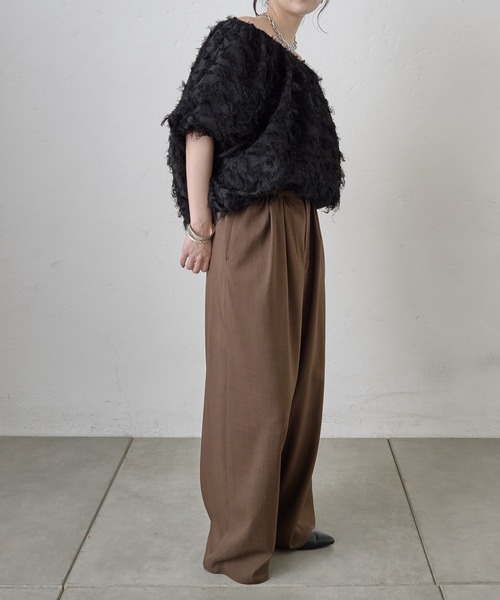 COLONY 2139(コロニートゥーワンスリーナイン)の「フリンジジャガード5分袖オフショルトップス(その他トップス・レディース・ホワイト/ブラック/ピンク・FREE)」の17枚目の写真