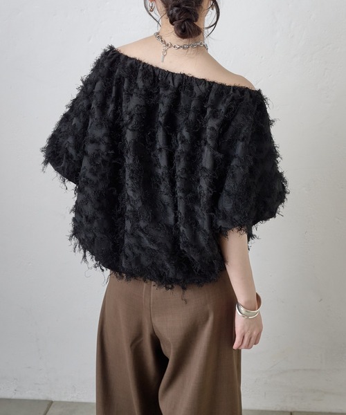 COLONY 2139(コロニートゥーワンスリーナイン)の「フリンジジャガード5分袖オフショルトップス(その他トップス・レディース・ホワイト/ブラック/ピンク・FREE)」の13枚目の写真