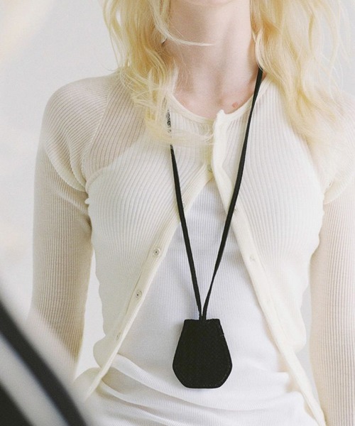 LIDNM（リドム）の「Llife LEATHER CLOCHETTE（ネックレス・メンズ・ブラック/ブラウン系その他・FREE）」の2枚目の写真