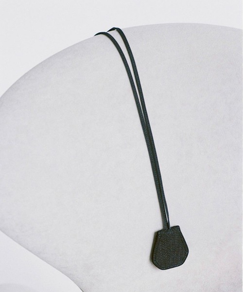 LIDNM（リドム）の「Llife LEATHER CLOCHETTE（ネックレス・メンズ・ブラック/ブラウン系その他・FREE）」の3枚目の写真