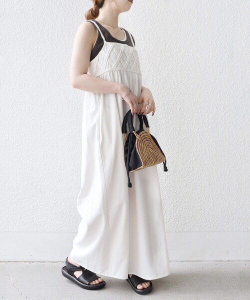 bon_meur(ボンミュール)の「bon_meur:〈手洗い可能〉ロープ編み コットン ワイド ギャザー サロペット(サロペット/オーバーオール・レディース・ワイン/オフホワイト・ONE SIZE)」の6枚目の写真