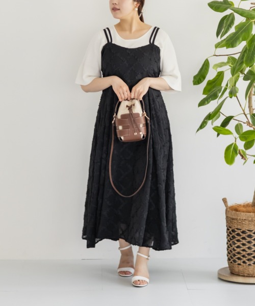 CLETTE(クレット)の「フリルチェックマルチストラップワンピース(ワンピース・レディース・ブルー/アイボリー/ブラック・LL/3L/4L)」の5枚目の写真