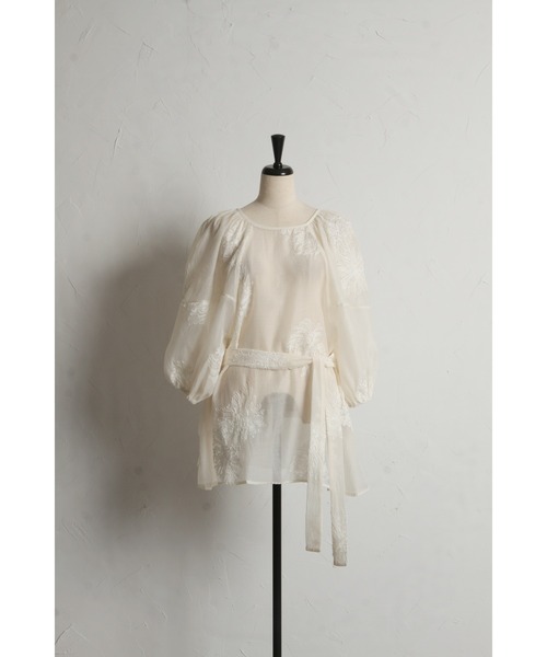 &. NOSTALGIA（アンドドットノスタルジア）の「【ZOZO限定】ボタニカル刺繍シアーチュニック（チュニック・レディース・ブラック/アイボリー・M）」の18枚目の写真