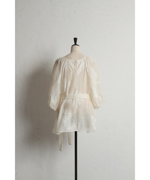 &. NOSTALGIA（アンドドットノスタルジア）の「【ZOZO限定】ボタニカル刺繍シアーチュニック（チュニック・レディース・ブラック/アイボリー・M）」の20枚目の写真