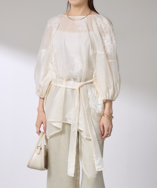 &. NOSTALGIA（アンドドットノスタルジア）の「【ZOZO限定】ボタニカル刺繍シアーチュニック（チュニック・レディース・ブラック/アイボリー・M）」の13枚目の写真