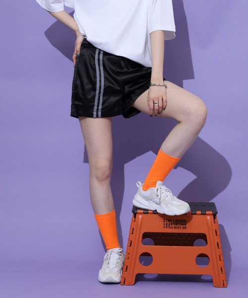 NERDY(ノルディ)の「グロッシートラックショートパンツ(その他パンツ・レディース・シルバー/ブラック/レッド・M/S/SS)」の1枚目の写真