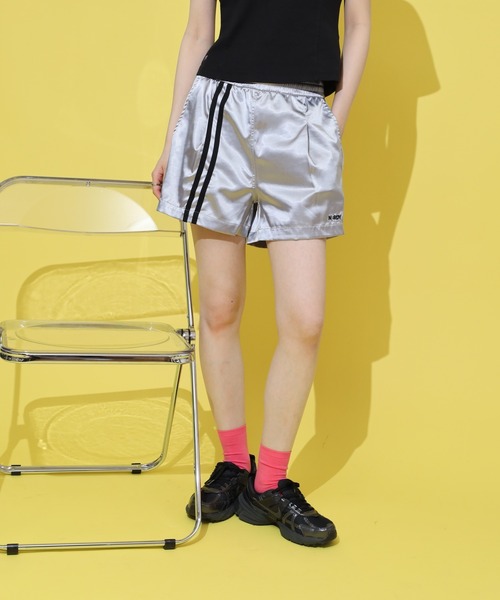 NERDY(ノルディ)の「グロッシートラックショートパンツ(その他パンツ・レディース・シルバー/ブラック/レッド・M/S/SS)」の8枚目の写真