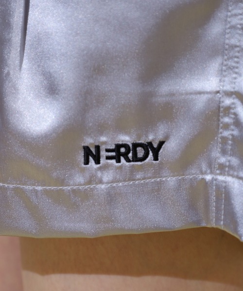 NERDY(ノルディ)の「グロッシートラックショートパンツ(その他パンツ・レディース・シルバー/ブラック/レッド・M/S/SS)」の17枚目の写真