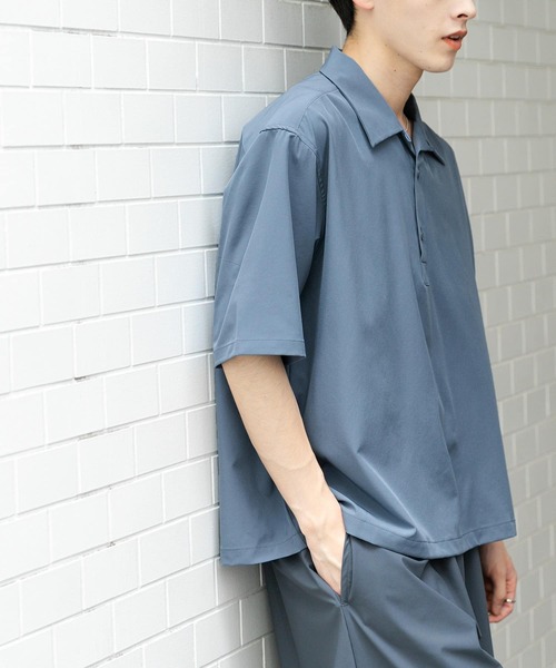 SENSE OF PLACE by URBAN RESEARCH（センスオブプレイスバイアーバンリサーチ）の「ストレッチショートスリーブポロシャツ（ポロシャツ・メンズ・ブルー/ベージュ/ブラック・MEDIUM/LARGE）」の3枚目の写真