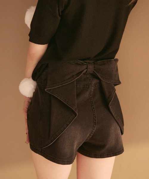 TITTY&CO.（ティティーアンドコー）の「バックリボンショートパンツ（デニムパンツ・レディース・ブルー/ホワイト/ブラック・MEDIUM/SMALL）」の3枚目の写真