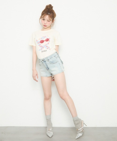 TITTY&CO.（ティティーアンドコー）の「バックリボンショートパンツ（デニムパンツ・レディース・ブルー/ホワイト/ブラック・MEDIUM/SMALL）」の5枚目の写真