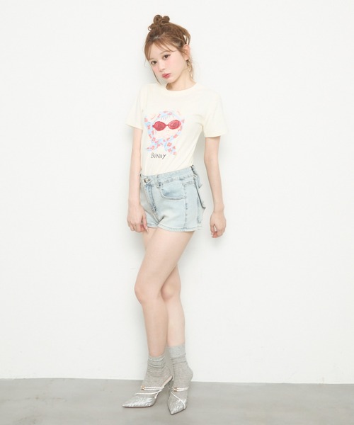 TITTY&CO.（ティティーアンドコー）の「バックリボンショートパンツ（デニムパンツ・レディース・ブルー/ホワイト/ブラック・MEDIUM/SMALL）」の11枚目の写真