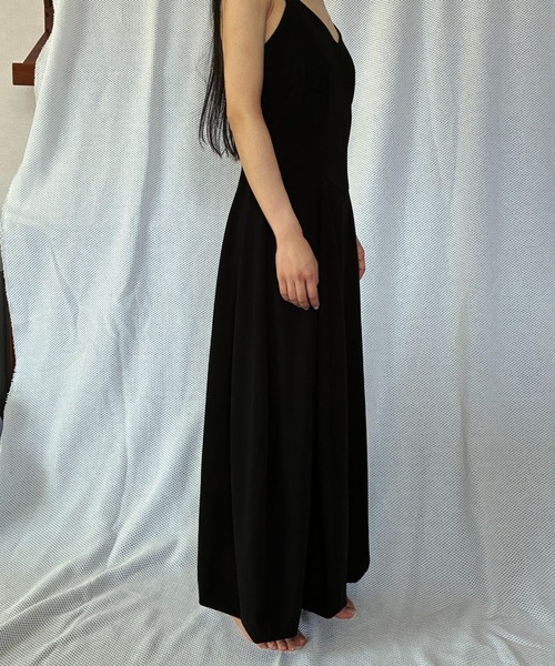 INTER FACTORY(インターファクトリー)の「kanami - curve gather one-piece(ワンピース・レディース・アイボリー/ブラック・FREE)」の5枚目の写真