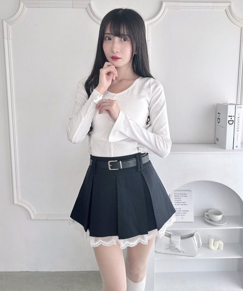 Loueme(ルエム)の「ベルト付き裾レースプリーツミニスカパン(スカート・レディース・ホワイト/グレー/ブラック・M)」の13枚目の写真