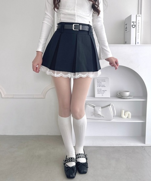 Loueme(ルエム)の「ベルト付き裾レースプリーツミニスカパン(スカート・レディース・ホワイト/グレー/ブラック・M)」の17枚目の写真