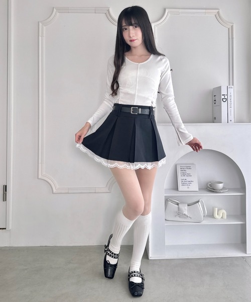 Loueme(ルエム)の「ベルト付き裾レースプリーツミニスカパン(スカート・レディース・ホワイト/グレー/ブラック・M)」の15枚目の写真