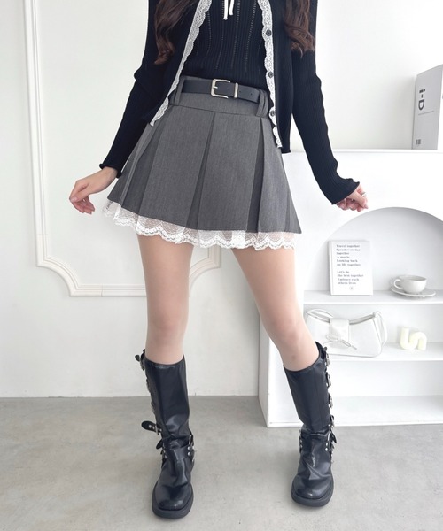 Loueme(ルエム)の「ベルト付き裾レースプリーツミニスカパン(スカート・レディース・ホワイト/グレー/ブラック・M)」の9枚目の写真