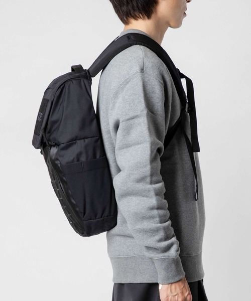 MYSTERY RANCH(ミステリーランチ)の「MYSTERY RANCH RIPRUCK 15L ミステリーランチ リップラック バックパック(バックパック/リュック・メンズ・ブラック・FREE)」の7枚目の写真