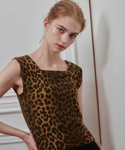 LOULOU WILLOUGHBY(ルルウィルビー)の「【LOULOU WILLOUGHBY】メリノウールプルオーバー(ニット/セーター・レディース・ブラウン系その他/オフホワイト/ピンク/ブラック・2)」の1枚目の写真