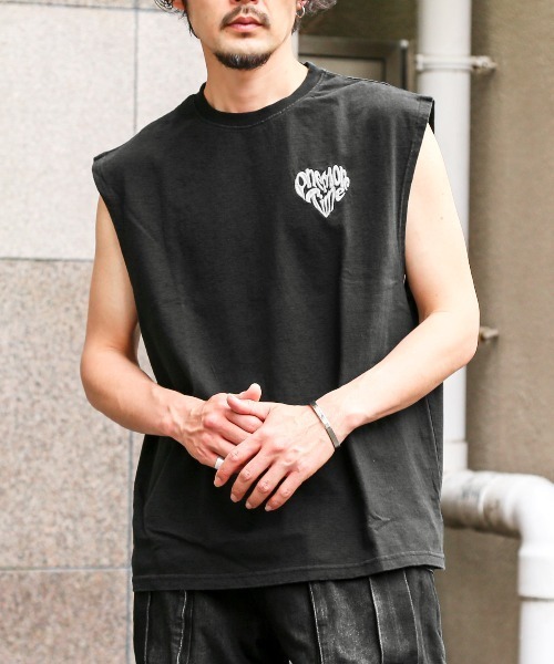 LUXSTYLE(ラグスタイル)の「ピグメントハードウォッシュハートロゴ刺繍スリーブレスTシャツ(Tシャツ/カットソー・メンズ・ブラック系その他/ブラック系その他2・S/XL/L/M)」の2枚目の写真