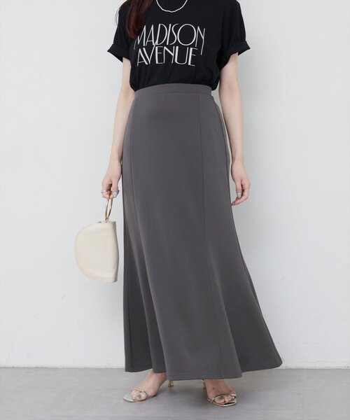 natural couture(ナチュラルクチュール)の「【WEB限定】カットソーマーメイドスカート(スカート・レディース・チャコールグレー/ブルー/ブラック・MEDIUM/LARGE)」の18枚目の写真